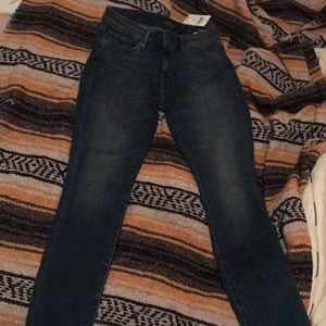 Lucky brand mid rise dark wash skinny jean